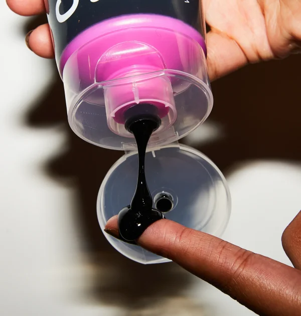 Carbon Theory  Anti-Breakout Facial Cleansing Gel - Image 2
